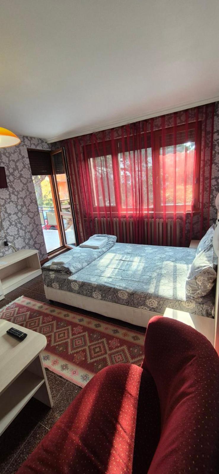 Family Hotel Emaly 1 Bankja Eksteriør bilde